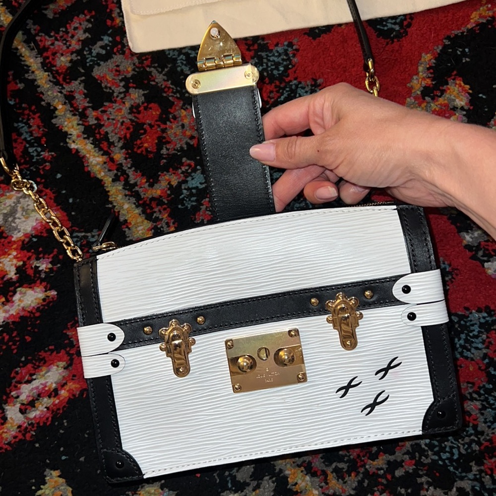 Louis Vuitton Black & White Epi Leather Trunk Clutch with Dustbag - Picture 3 of 10